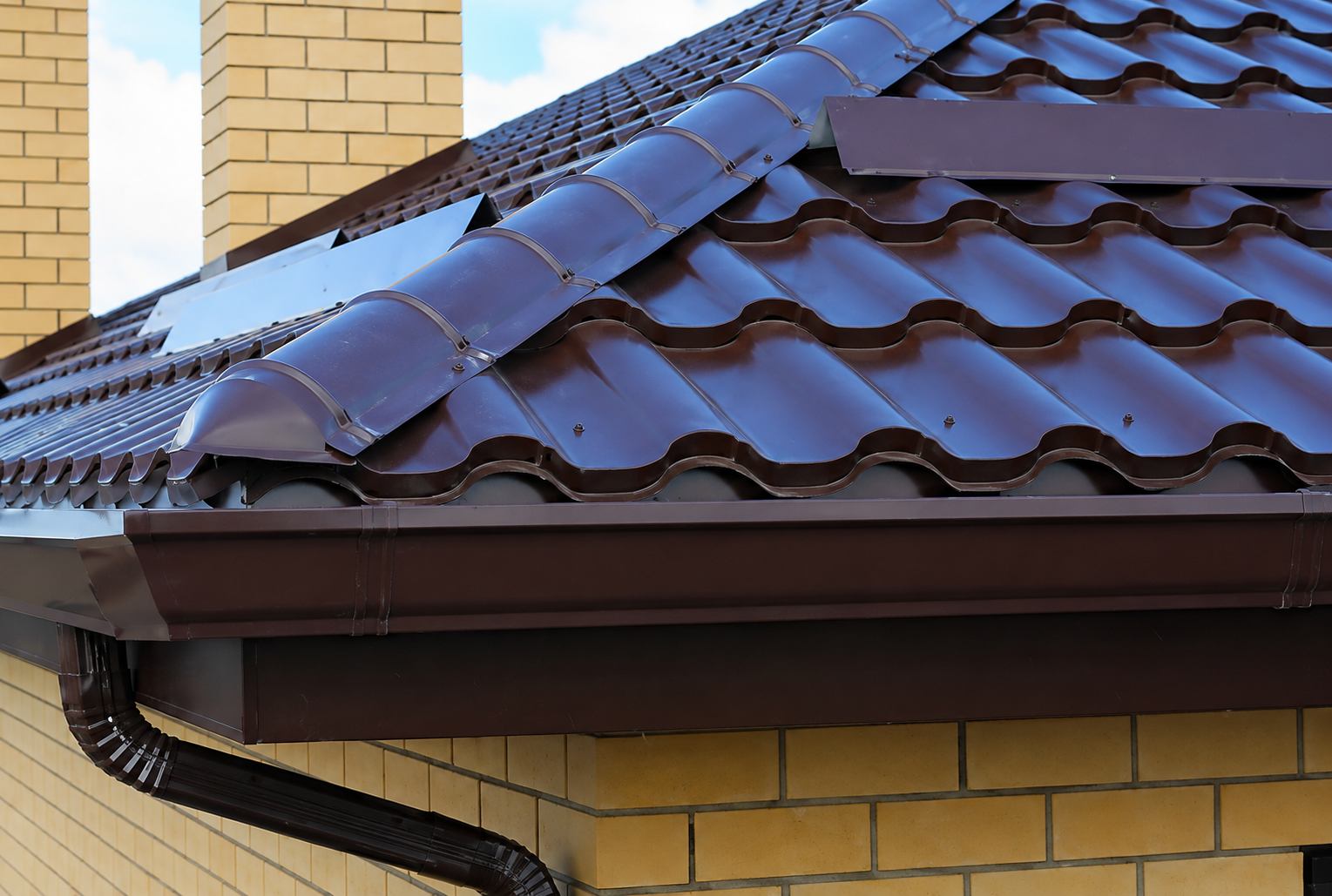 конусное закрытие торца круглого кровельного конька